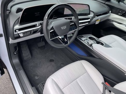 New 2026 Cadillac Lyriq Sport image 18