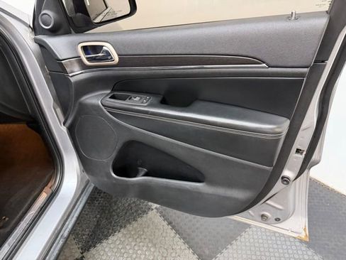 Used 2014 Jeep Grand Cherokee Limited AWD/4WD image 36