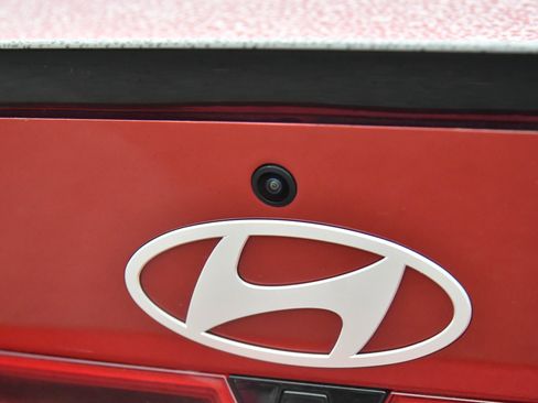 Used 2025 Hyundai Elantra Sport image 34