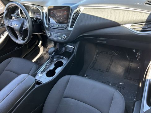 Used 2024 Chevrolet Malibu LT FWD image 12