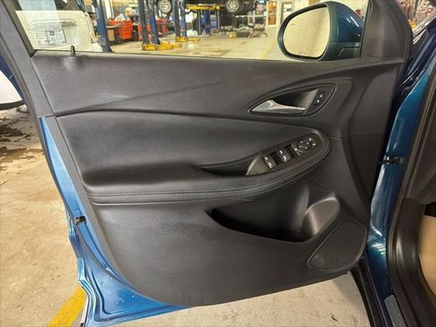 Used 2020 Buick Encore GX Select w/ Experience Buick Package image 11