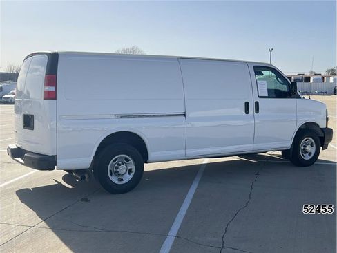 Used 2020 Chevrolet Express 3500 Extended w/ Driver Convenience Package image 2