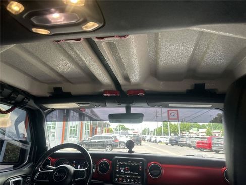 Used 2019 Jeep Wrangler Unlimited Rubicon AWD/4WD image 18
