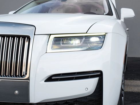 Used 2024 Rolls-Royce Ghost image 36