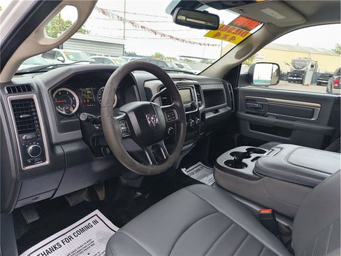 Used 2016 RAM 3500 Tradesman w/ Chrome Appearance Group AWD/4WD image 5