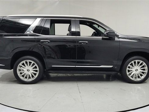 Certified 2022 Cadillac Escalade Premium Luxury image 6