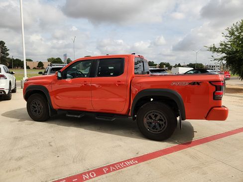 Used 2025 Nissan Frontier PRO-4X w/ Tow Package AWD/4WD image 4
