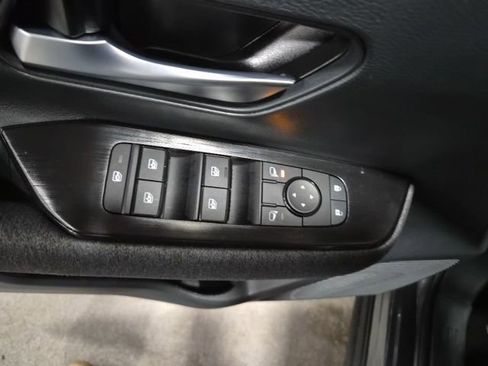 Used 2026 Nissan Kicks SV image 19