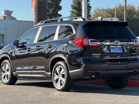 Used 2023 Subaru Ascent Premium w/ Convenience Package image 3