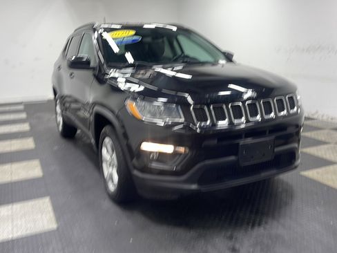 Used 2020 Jeep Compass Latitude AWD/4WD image 23