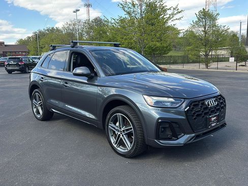 Used 2023 Audi Q5 e Premium Plus AWD/4WD image 9