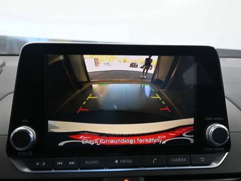 Used 2025 Nissan Altima 2.5 S FWD image 12