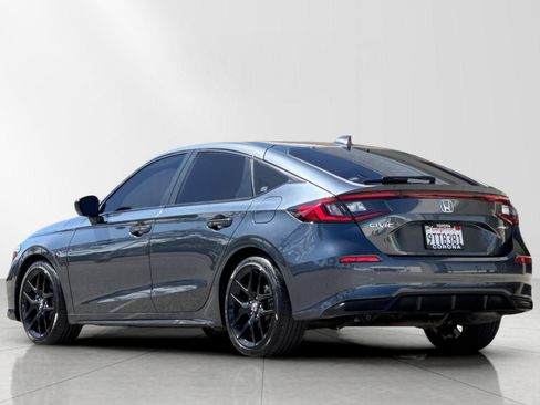 Used 2025 Honda Civic Sport image 6