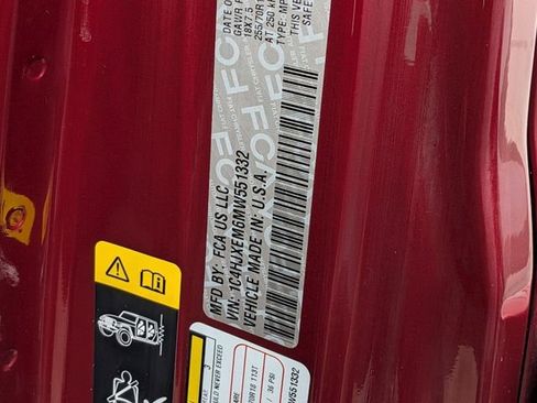 Certified 2021 Jeep Wrangler Unlimited Sahara AWD/4WD image 39