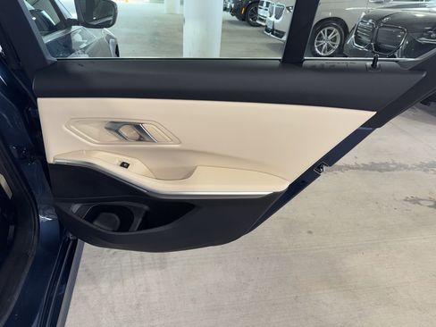Used 2025 BMW 330i Sedan w/ Convenience Package image 11