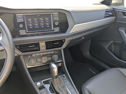 Used 2021 Volkswagen Jetta SE image 23