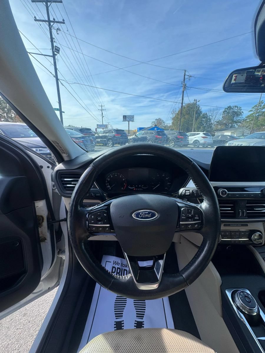 Used 2021 Ford Escape SEL FWD image 11