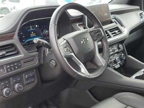 Certified 2022 Chevrolet Tahoe Z71 w/ Luxury Package image 8