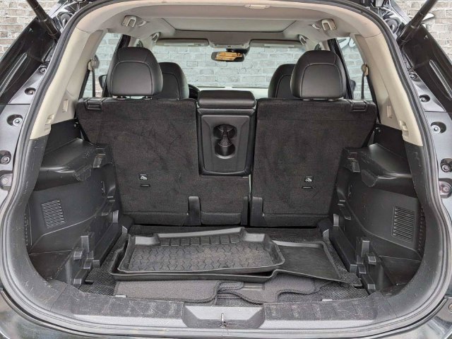 Used 2017 Nissan Rogue SL w/ SL Premium Package FWD image 13