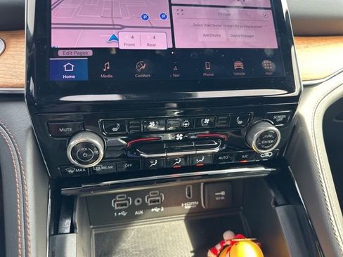 Used 2025 Jeep Grand Cherokee L Summit image 22