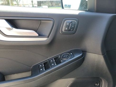 Used 2023 Ford Escape Platinum w/ Premium Technology Package image 40