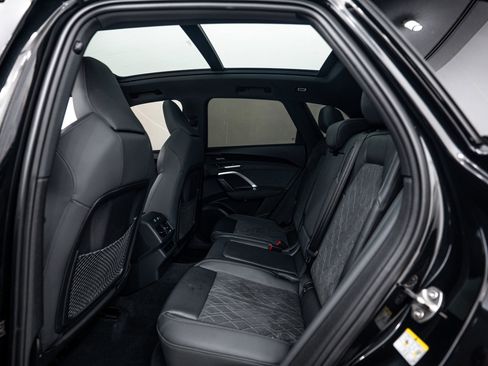 Certified 2025 Audi SQ5 Premium Plus w/ Premium Plus Package AWD/4WD image 18