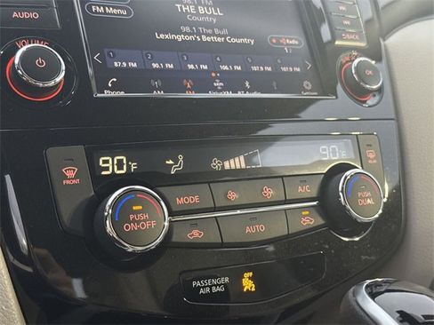 Certified 2022 Nissan Rogue Sport SL w/ Premium Package image 18