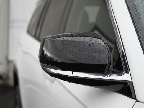 Used 2023 Jeep Grand Cherokee L Limited w/ Luxury Tech Group II image 11