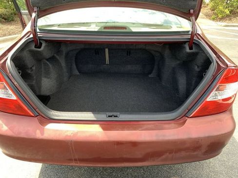 Used 2004 Toyota Camry LE image 28