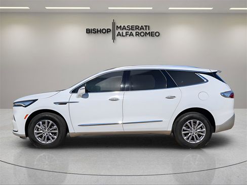 Used 2024 Buick Enclave Premium image 4