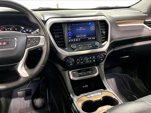 Used 2023 GMC Acadia SLE w/ LPO, Black Accent Package image 9