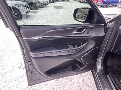 Used 2022 Jeep Grand Cherokee L Overland w/ Luxury Tech Group IV image 28