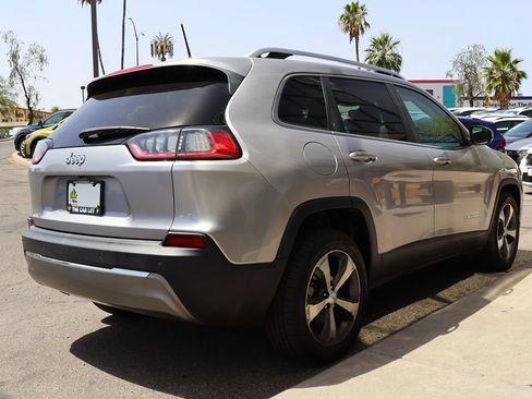 Used 2020 Jeep Cherokee Limited FWD image 13