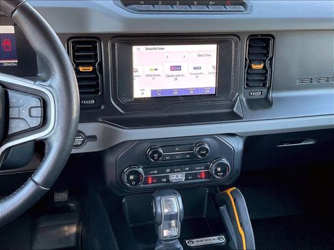 Used 2023 Ford Bronco Badlands image 18