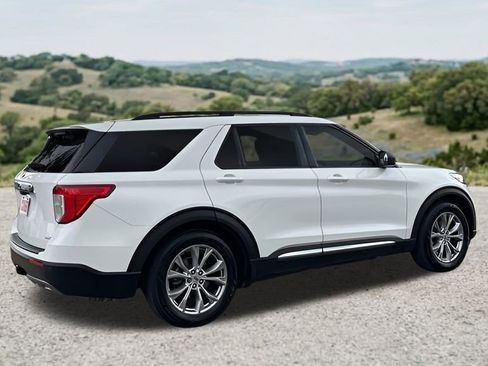 Used 2020 Ford Explorer XLT w/ Equipment Group 202A RWD image 11