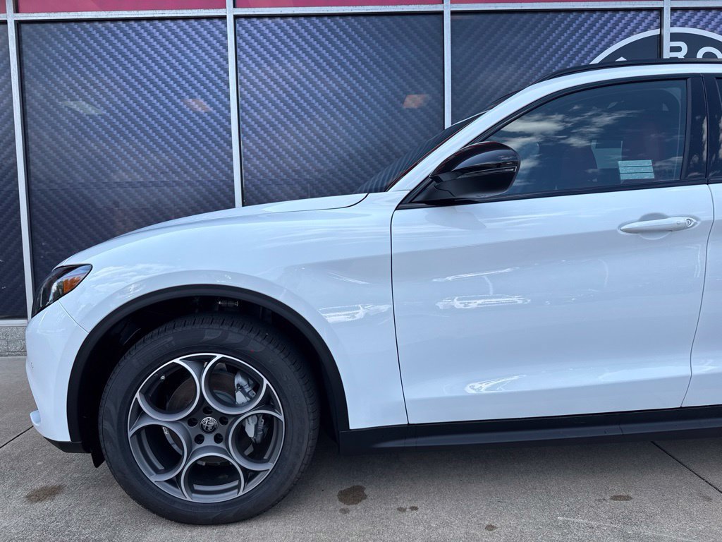 New 2026 Alfa Romeo Stelvio Sprint AWD/4WD image 16