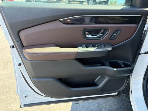 Used 2025 Honda Pilot Elite image 20