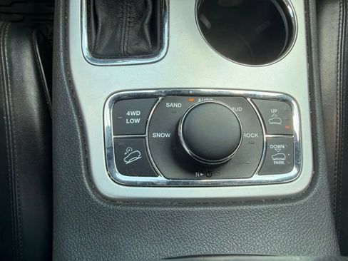 Used 2016 Jeep Grand Cherokee Overland w/ Advanced Technology Group AWD/4WD image 15