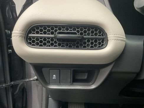 New 2026 Honda HR-V LX image 13