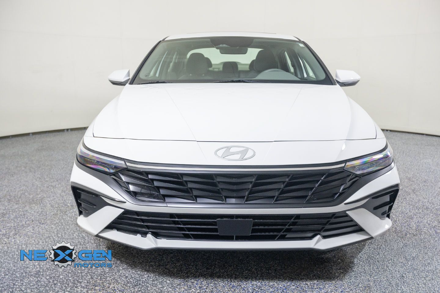 Used 2024 Hyundai Elantra SEL w/ Convenience Package FWD image 3