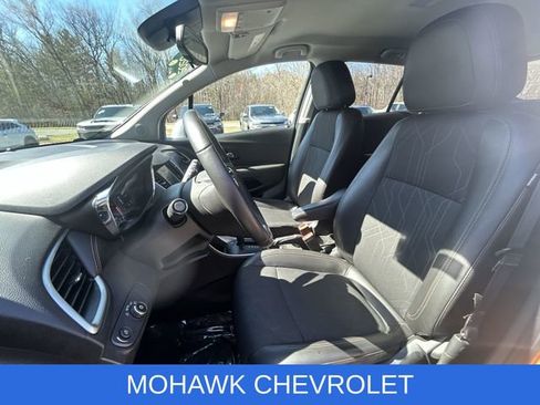 Certified 2020 Chevrolet Trax LT w/ LT Convenience Package image 20