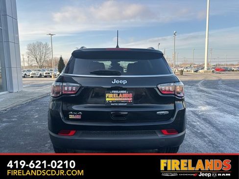 Used 2022 Jeep Compass Latitude image 11