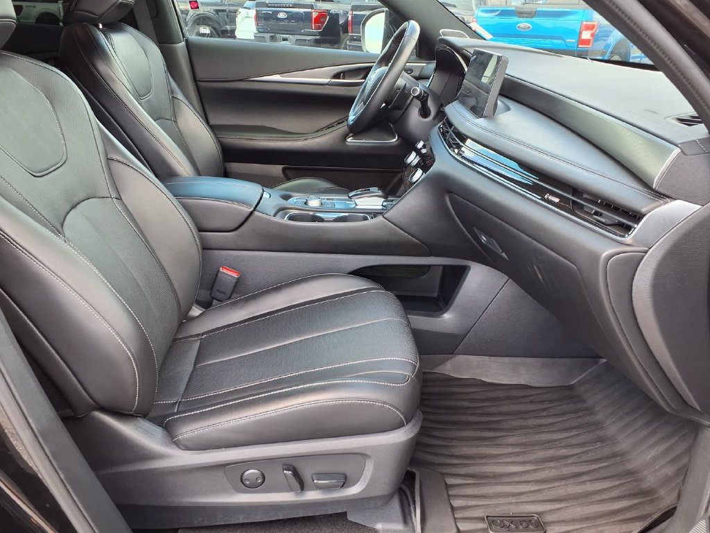 Used 2025 INFINITI QX60 Luxe AWD/4WD image 12