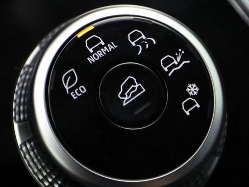 Used 2024 Mitsubishi Outlander SE image 26