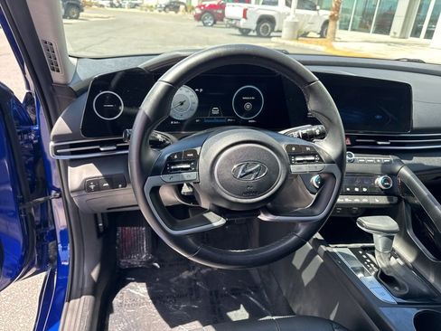 Used 2023 Hyundai Elantra Limited FWD image 13