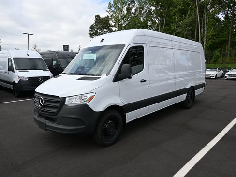 Used 2026 Mercedes-Benz Sprinter 2500 image 1