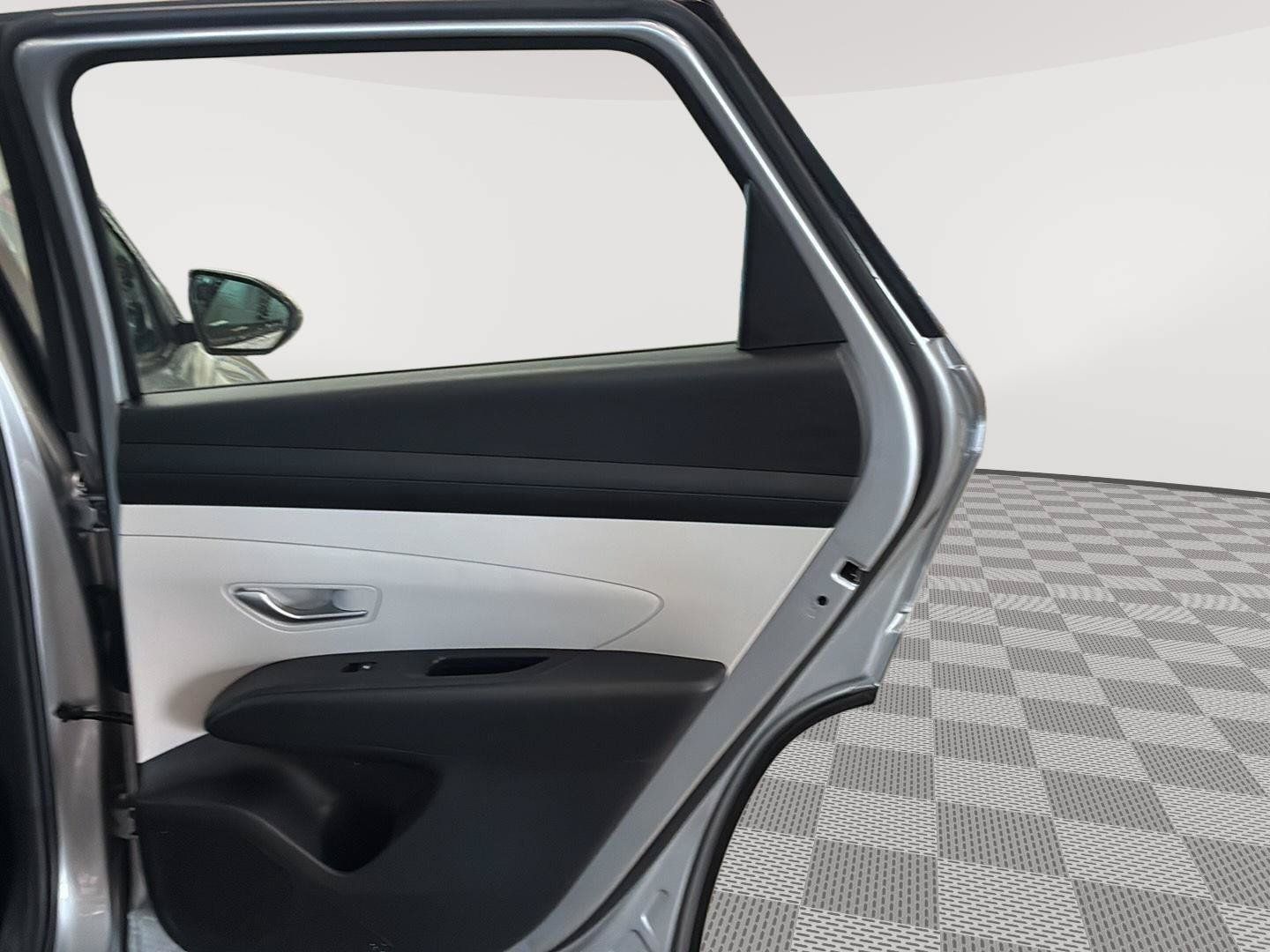 Used 2025 Hyundai Tucson SE AWD/4WD image 14
