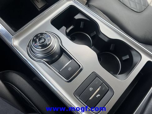Certified 2024 Ford Edge Titanium AWD/4WD image 11