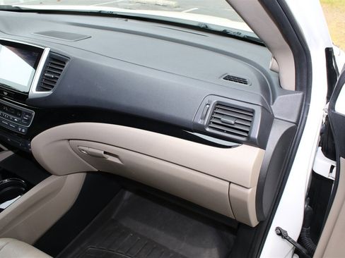 Used 2018 Honda Pilot Elite image 29