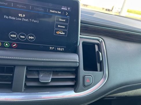 Used 2021 Chevrolet Tahoe Premier w/ Premium Package RWD image 30